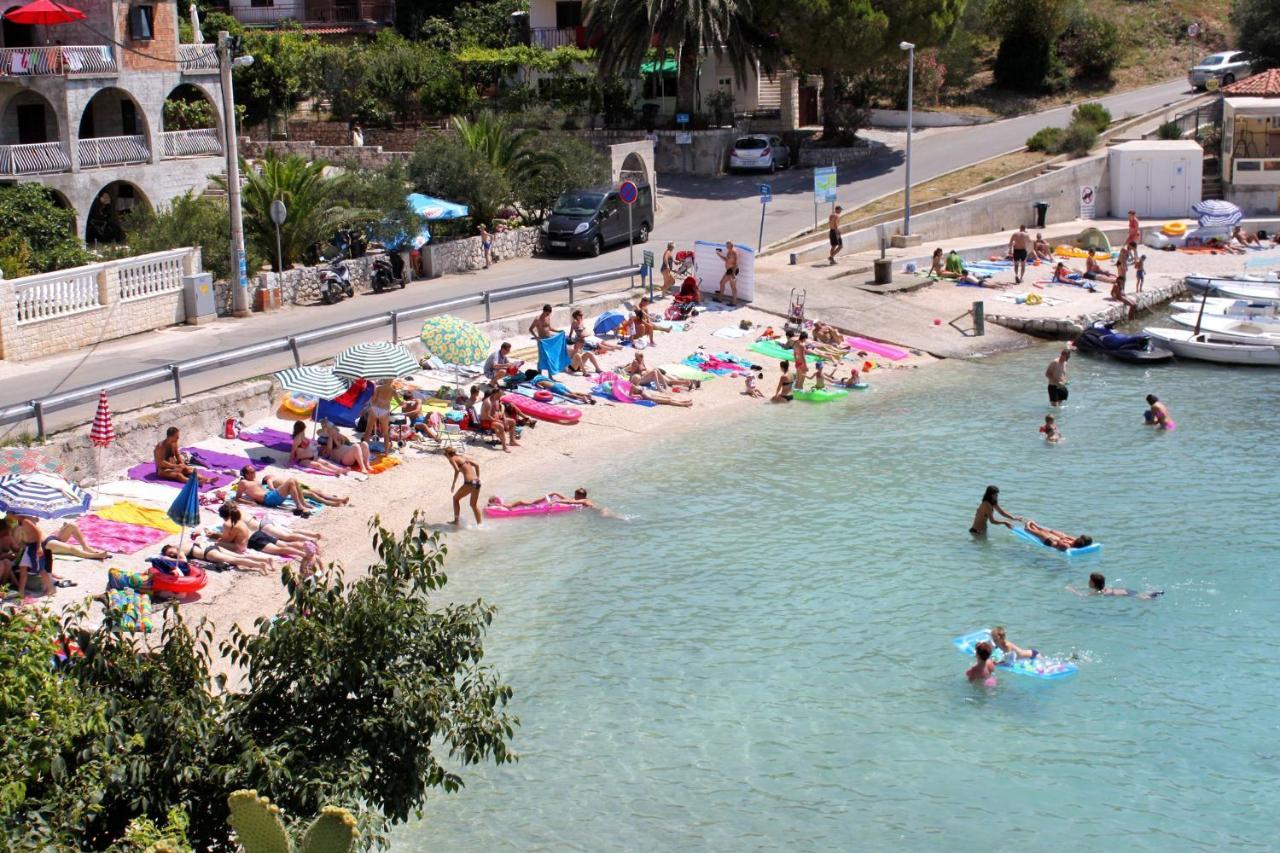 Apartments With A Parking Space Mavarstica, Ciovo - 12435 Trogir Bagian luar foto