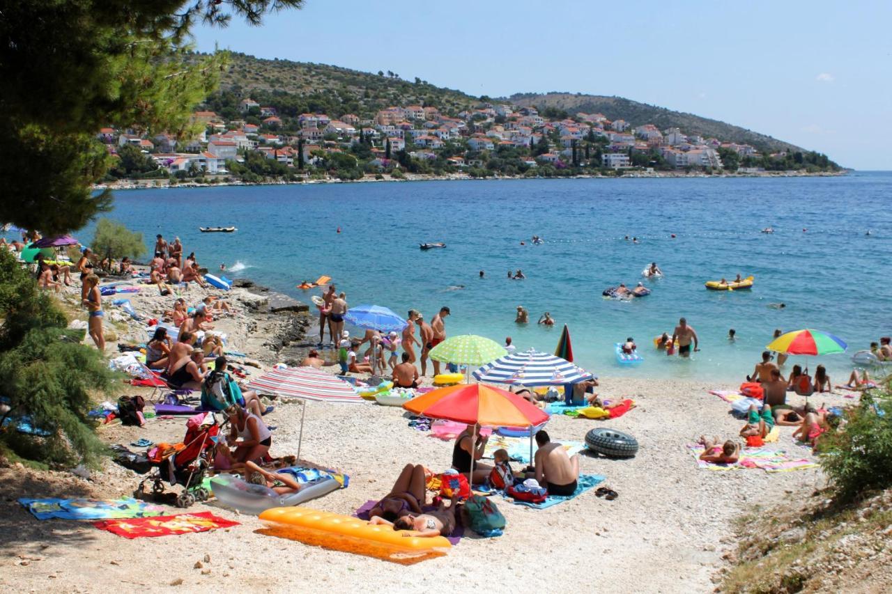Apartments With A Parking Space Mavarstica, Ciovo - 12435 Trogir Bagian luar foto