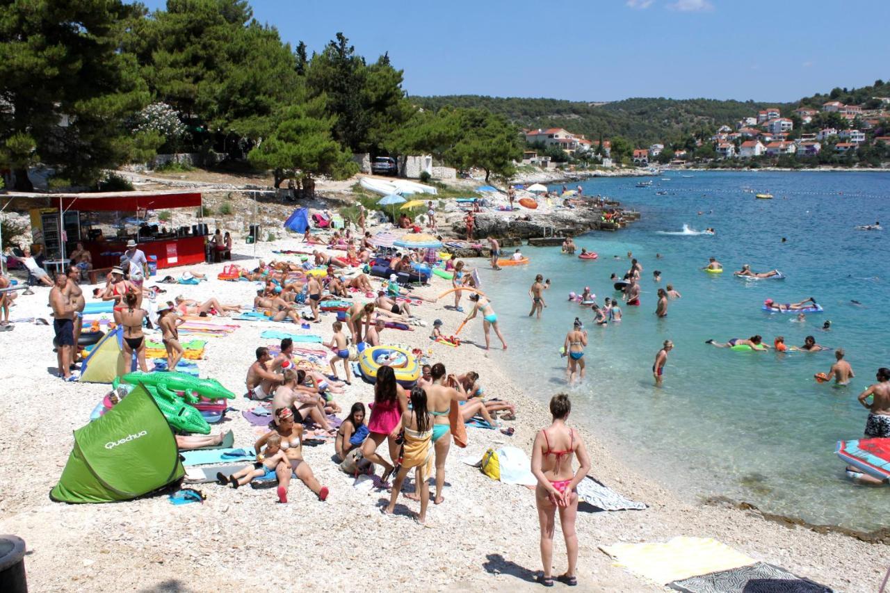Apartments With A Parking Space Mavarstica, Ciovo - 12435 Trogir Bagian luar foto