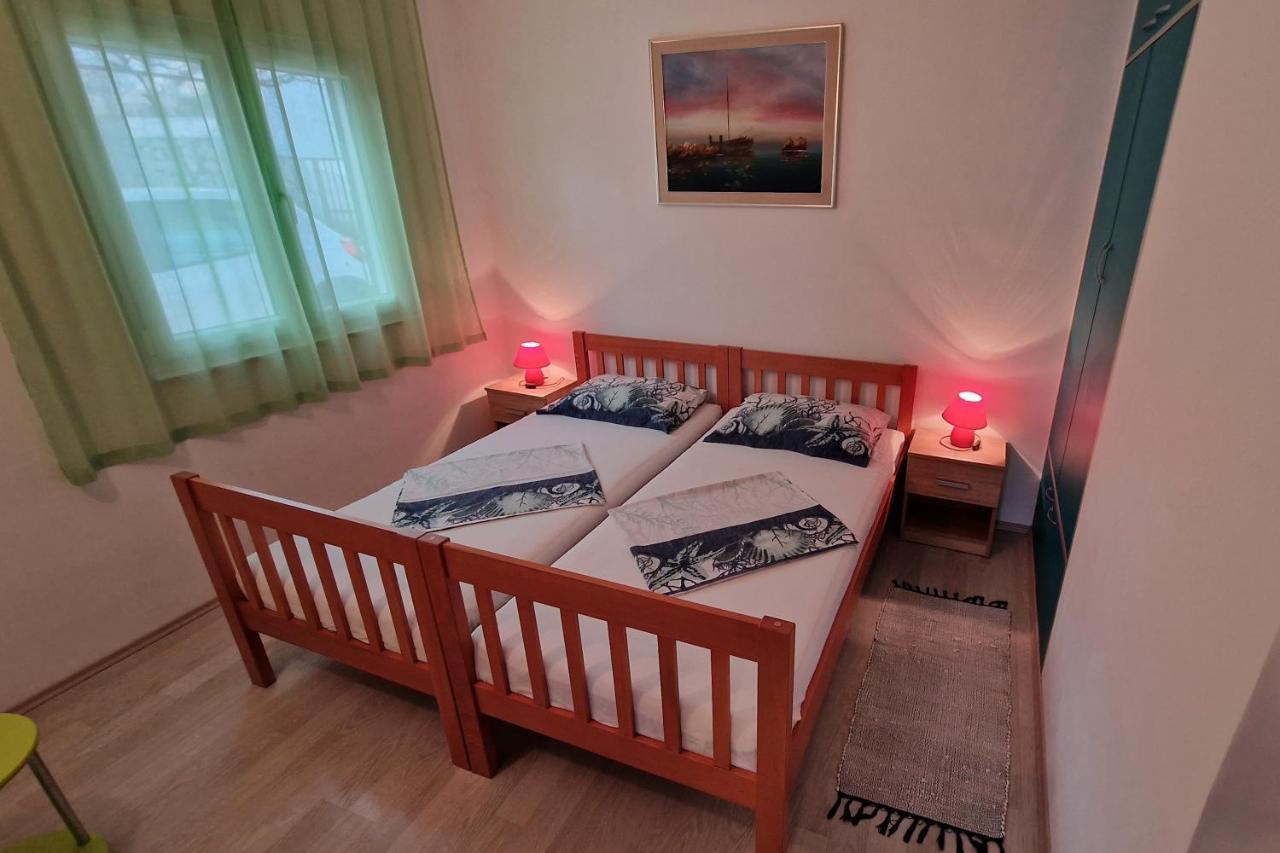 Apartments With A Parking Space Mavarstica, Ciovo - 12435 Trogir Bagian luar foto