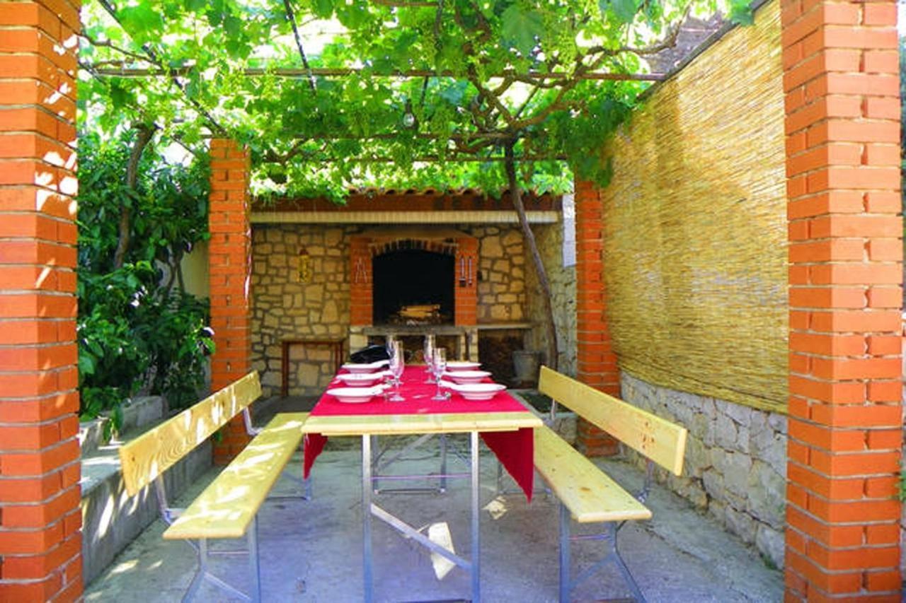 Apartments With A Parking Space Mavarstica, Ciovo - 12435 Trogir Bagian luar foto