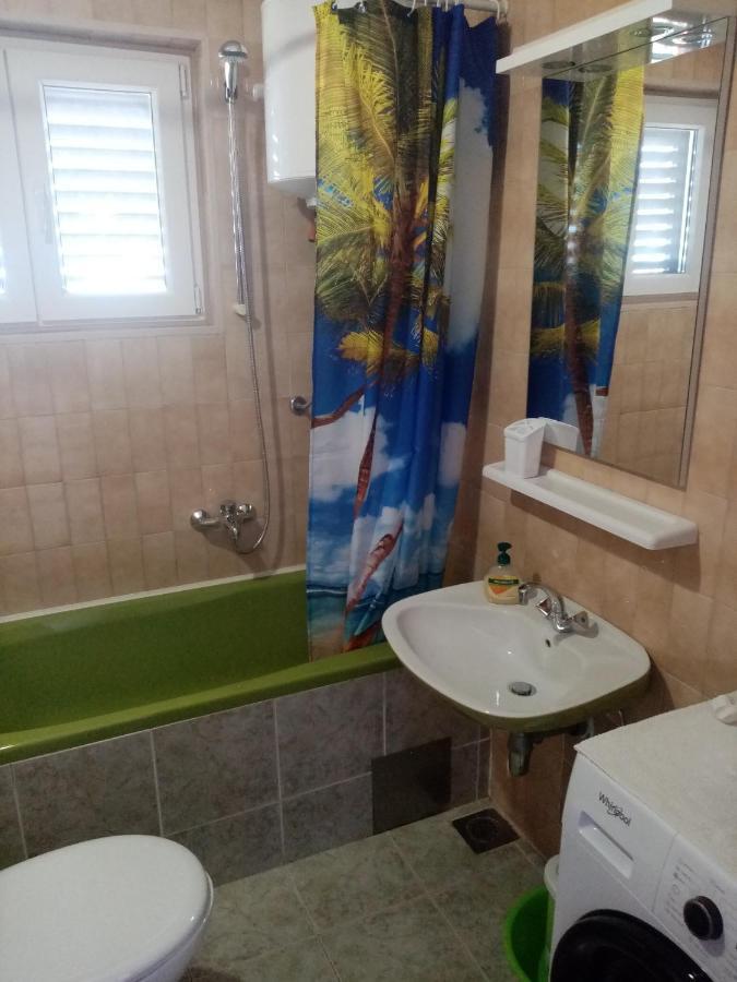 Apartments With A Parking Space Mavarstica, Ciovo - 12435 Trogir Bagian luar foto