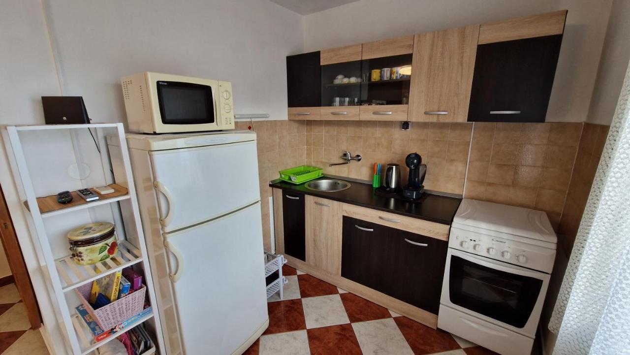 Apartments With A Parking Space Mavarstica, Ciovo - 12435 Trogir Bagian luar foto